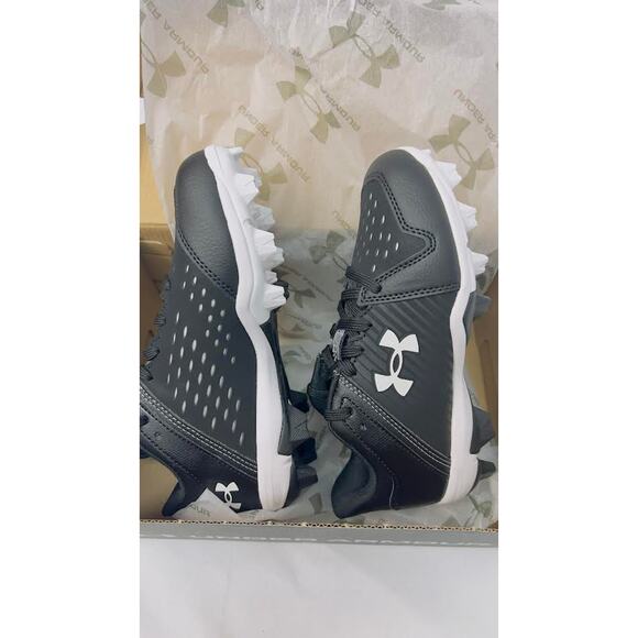 NEW! UNDER ARMOUR 3025600 K CLEAT 001 BK 4Y